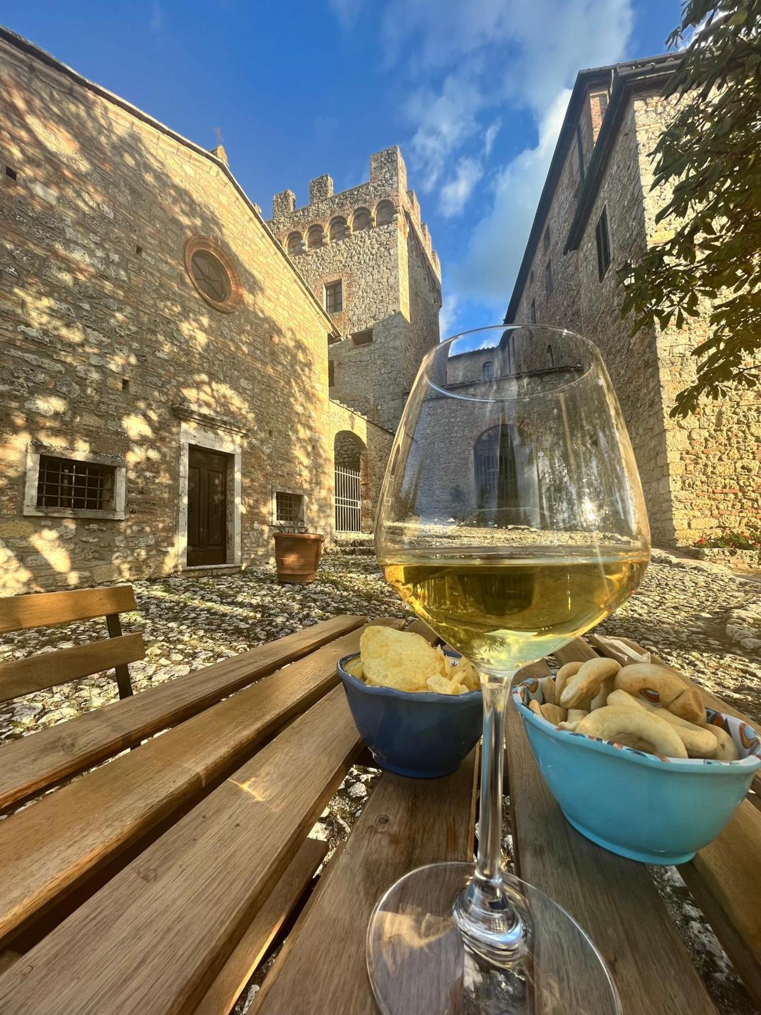 Willa Castel Pietraio Monteriggioni Zewnętrze zdjęcie